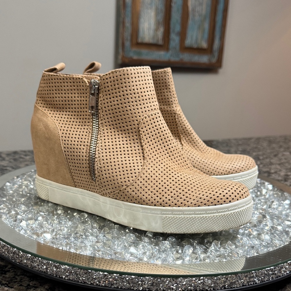 Brash Tan Perforated Wedge Sneakers EUC 7.5